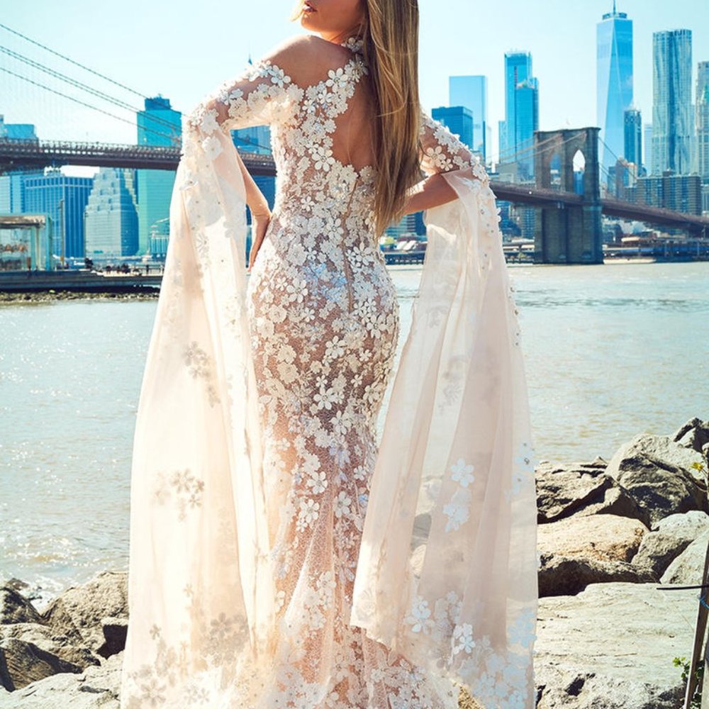 Stephen Yearick Mesmerizing 3D Floral Mermaid Wedding Gown - Picture 2 of 10